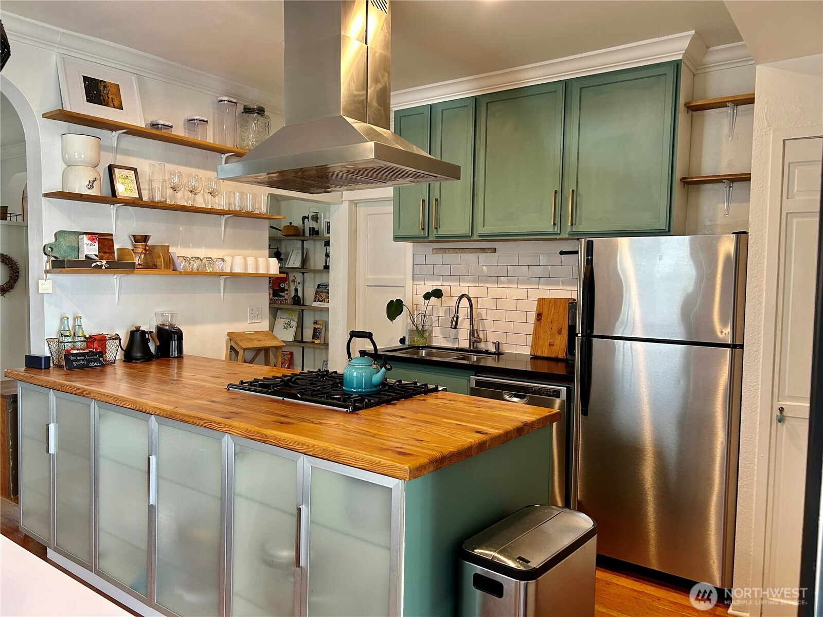 2247 14th Avenue West Seattle, WA 98119 - Photo 9 of 37