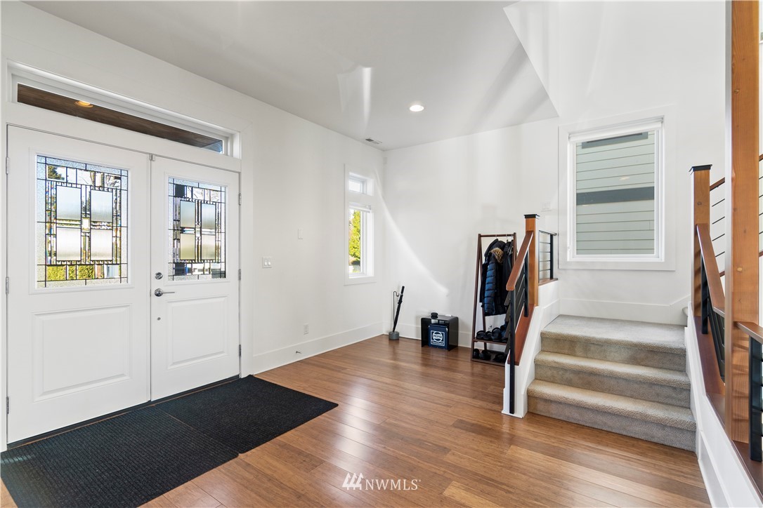1015 North 28th Place Renton, WA 98056 - Photo 2 of 36