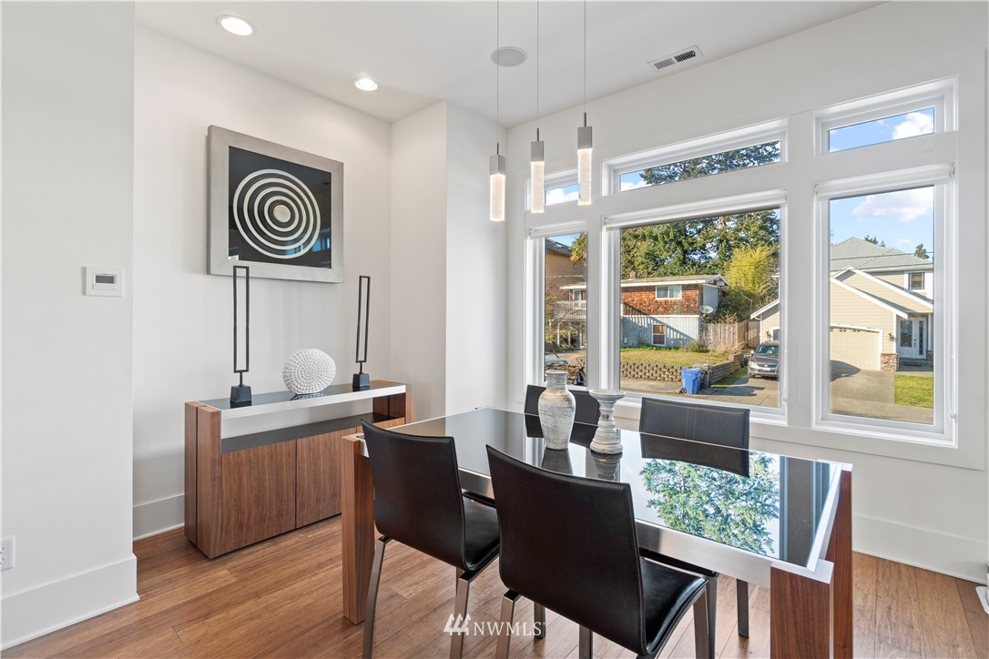 1015 North 28th Place Renton, WA 98056 - Photo 11 of 36