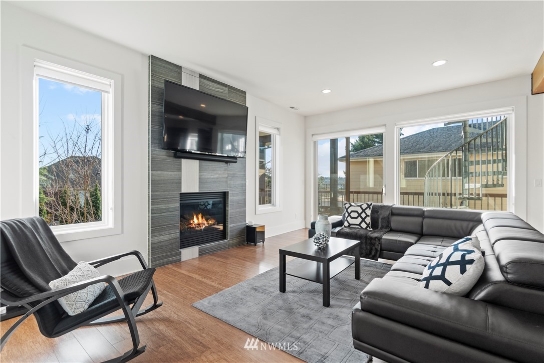 1015 North 28th Place Renton, WA 98056 - Photo 13 of 36