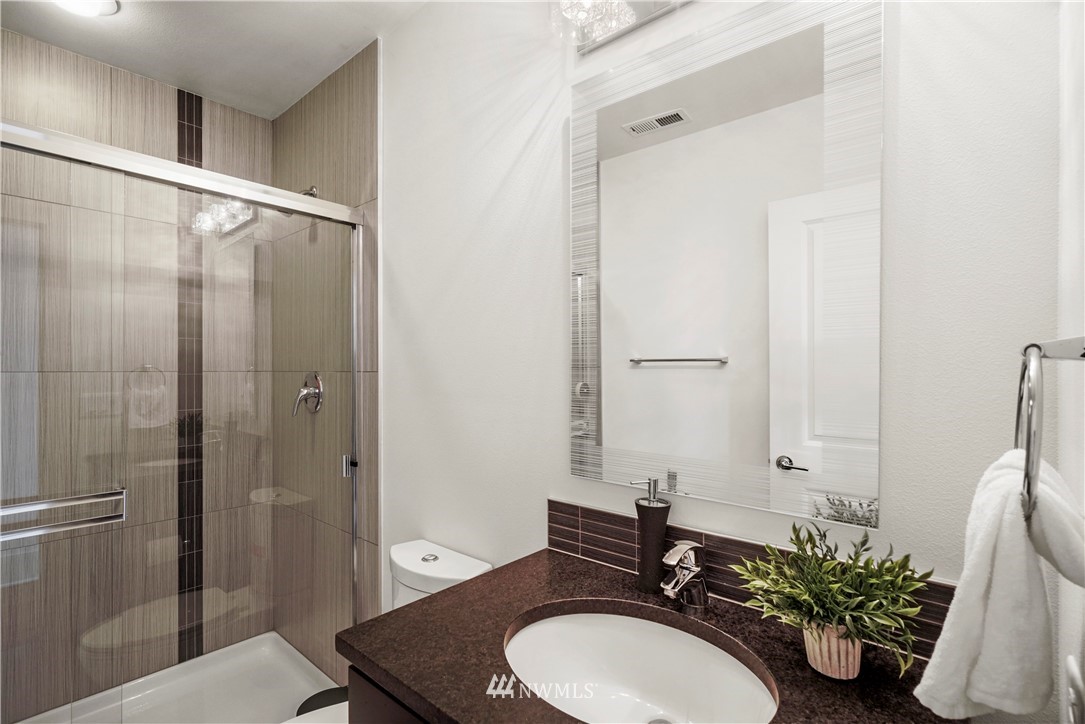 1015 North 28th Place Renton, WA 98056 - Photo 25 of 36