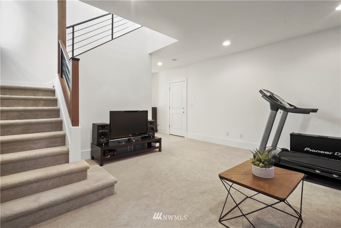 1015 North 28th Place Renton, WA 98056 - Photo 26 of 36