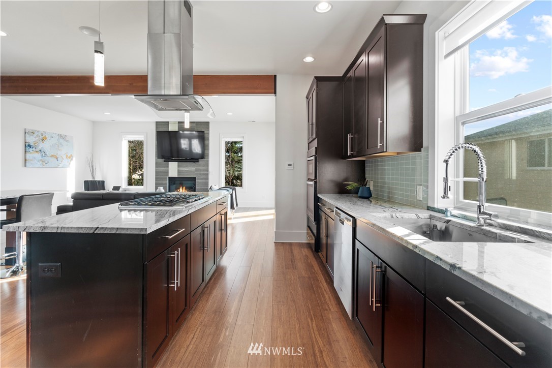 1015 North 28th Place Renton, WA 98056 - Photo 4 of 36