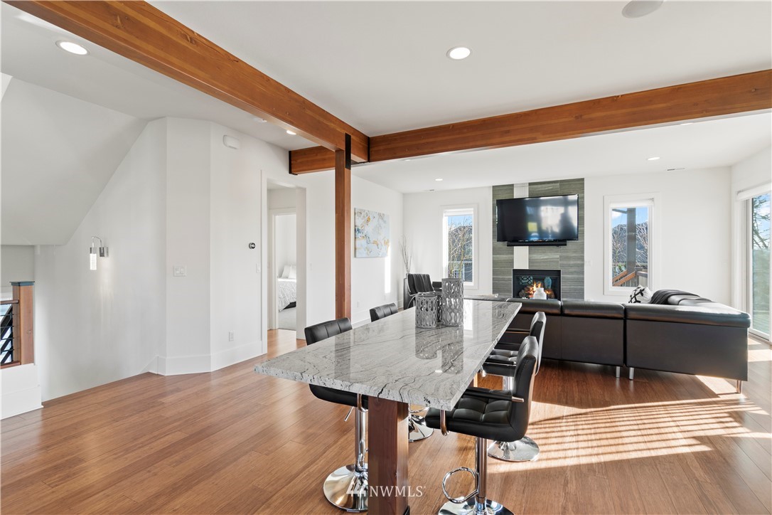 1015 North 28th Place Renton, WA 98056 - Photo 7 of 36