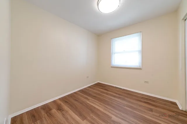 $269,900 | 209 East Pineview Drive, Round Lake Park, IL 60073