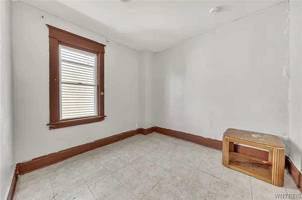 $229,900 | 955 Tonawanda Street, Buffalo, NY 14207