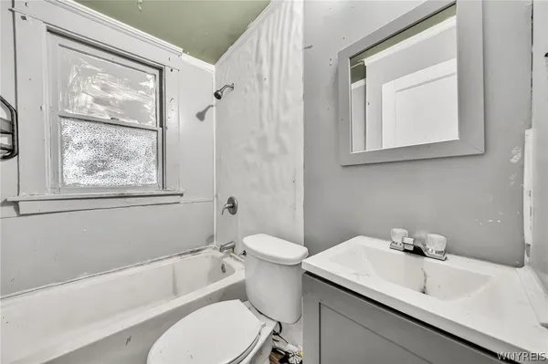 $229,900 | 955 Tonawanda Street, Buffalo, NY 14207