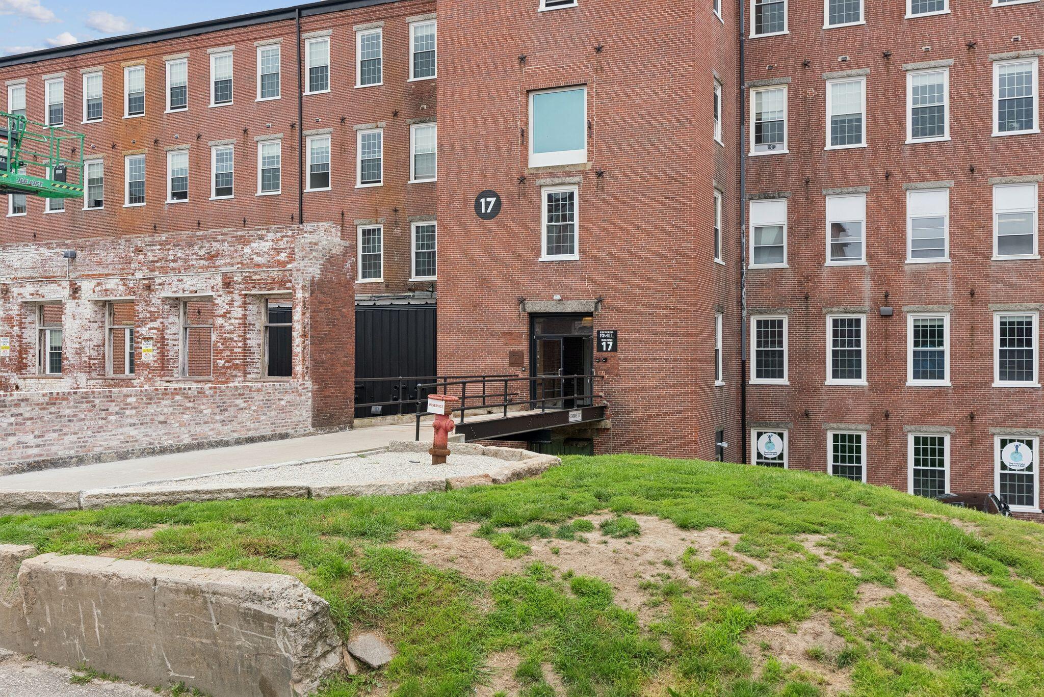 2 Main Street, Unit 17506 Biddeford, ME 04005 - Photo 61 of 72 Building 17 Entrance from Parking Lot