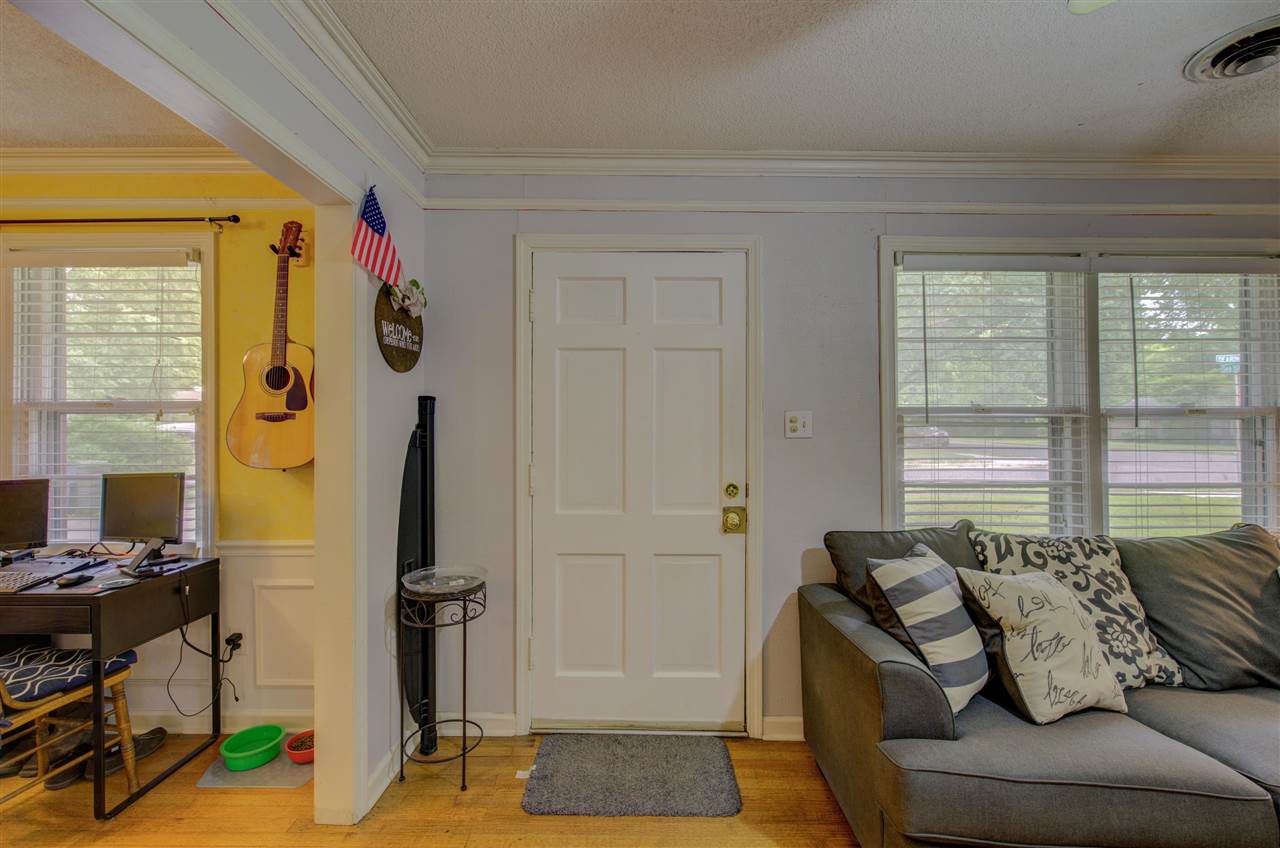 1387 Dearing Road Memphis, TN 38117 - Photo 2 of 22