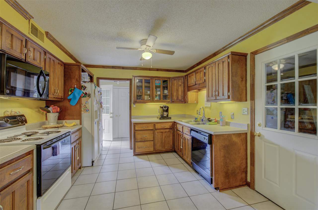 1387 Dearing Road Memphis, TN 38117 - Photo 5 of 22