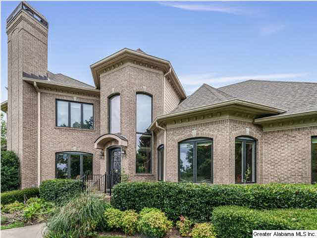 201 Kings Crest Lane Pelham, AL 35124 - Photo 2 of 32