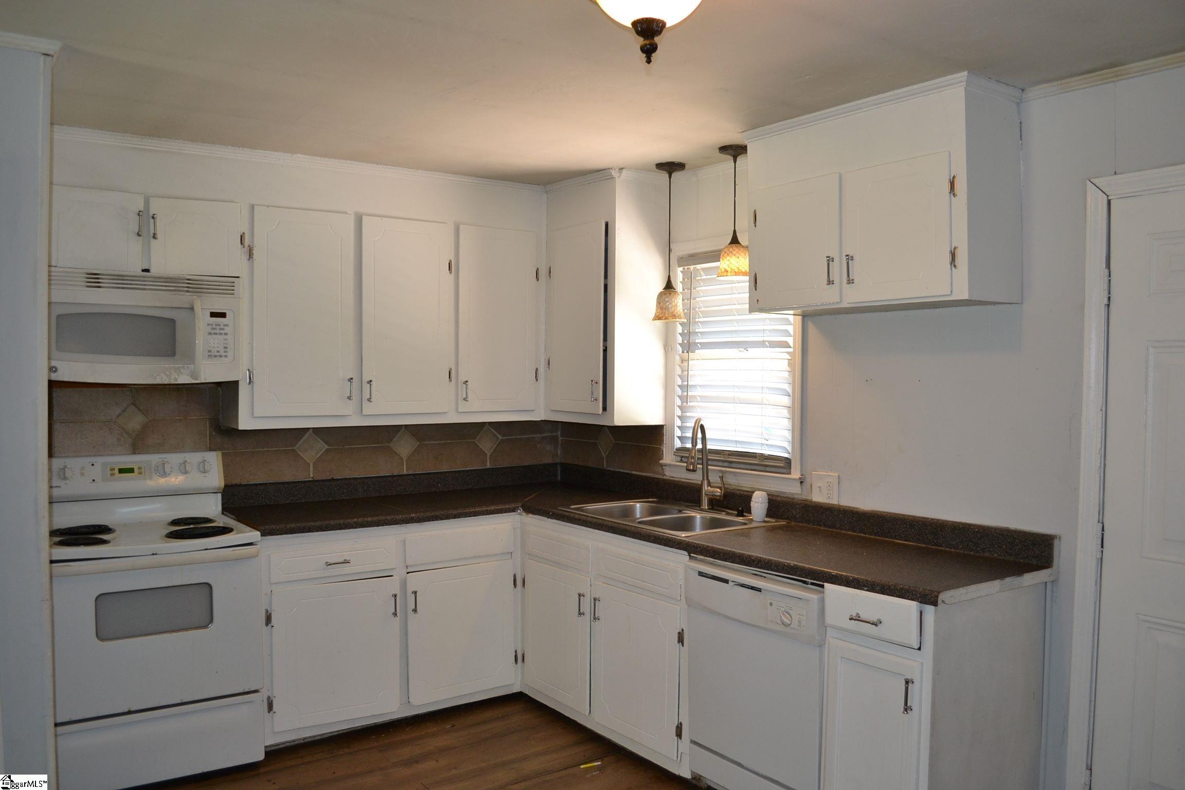 644 Woodvale Road Anderson, SC 29624 - Photo 4 of 19