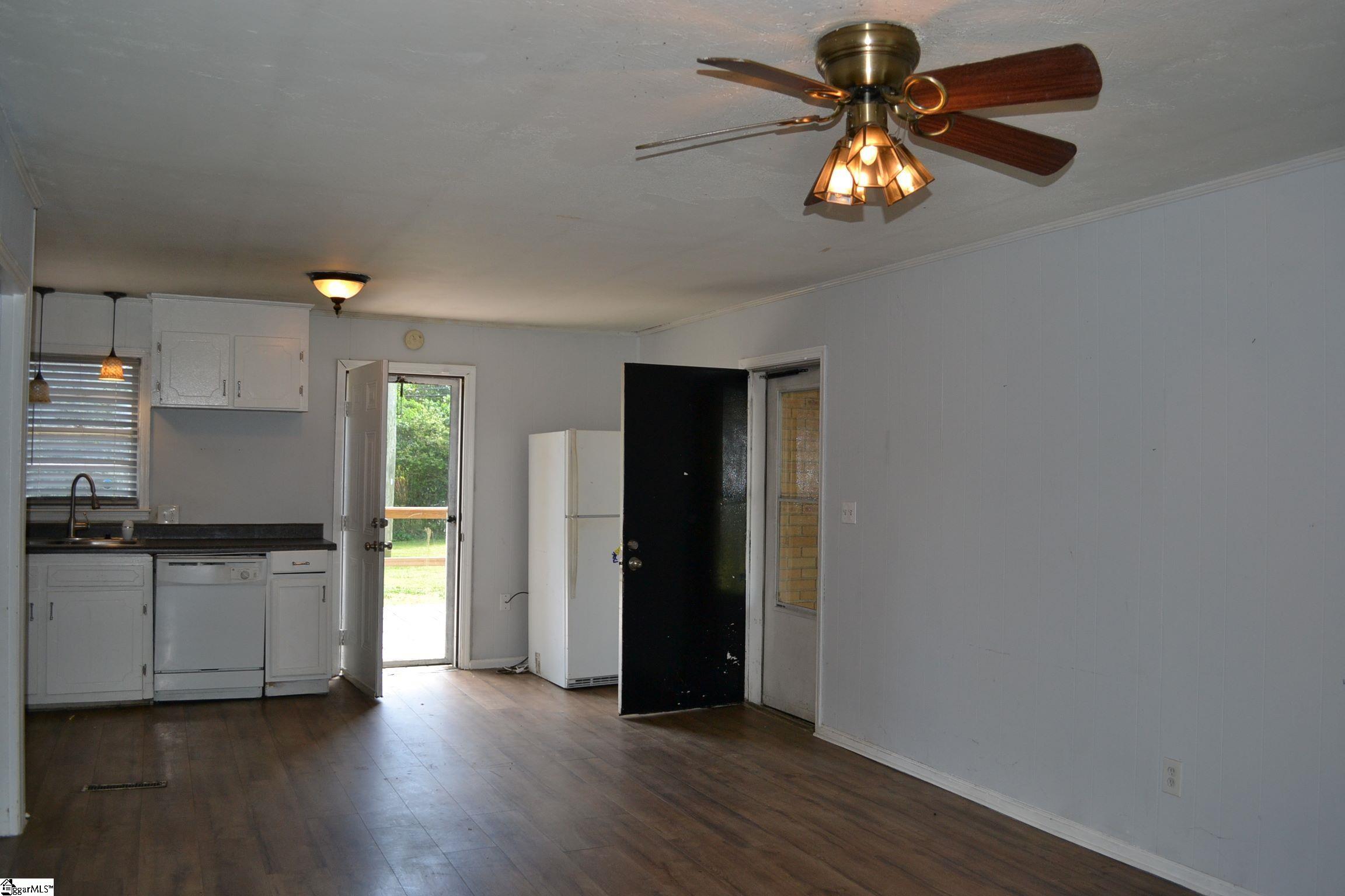 644 Woodvale Road Anderson, SC 29624 - Photo 5 of 19