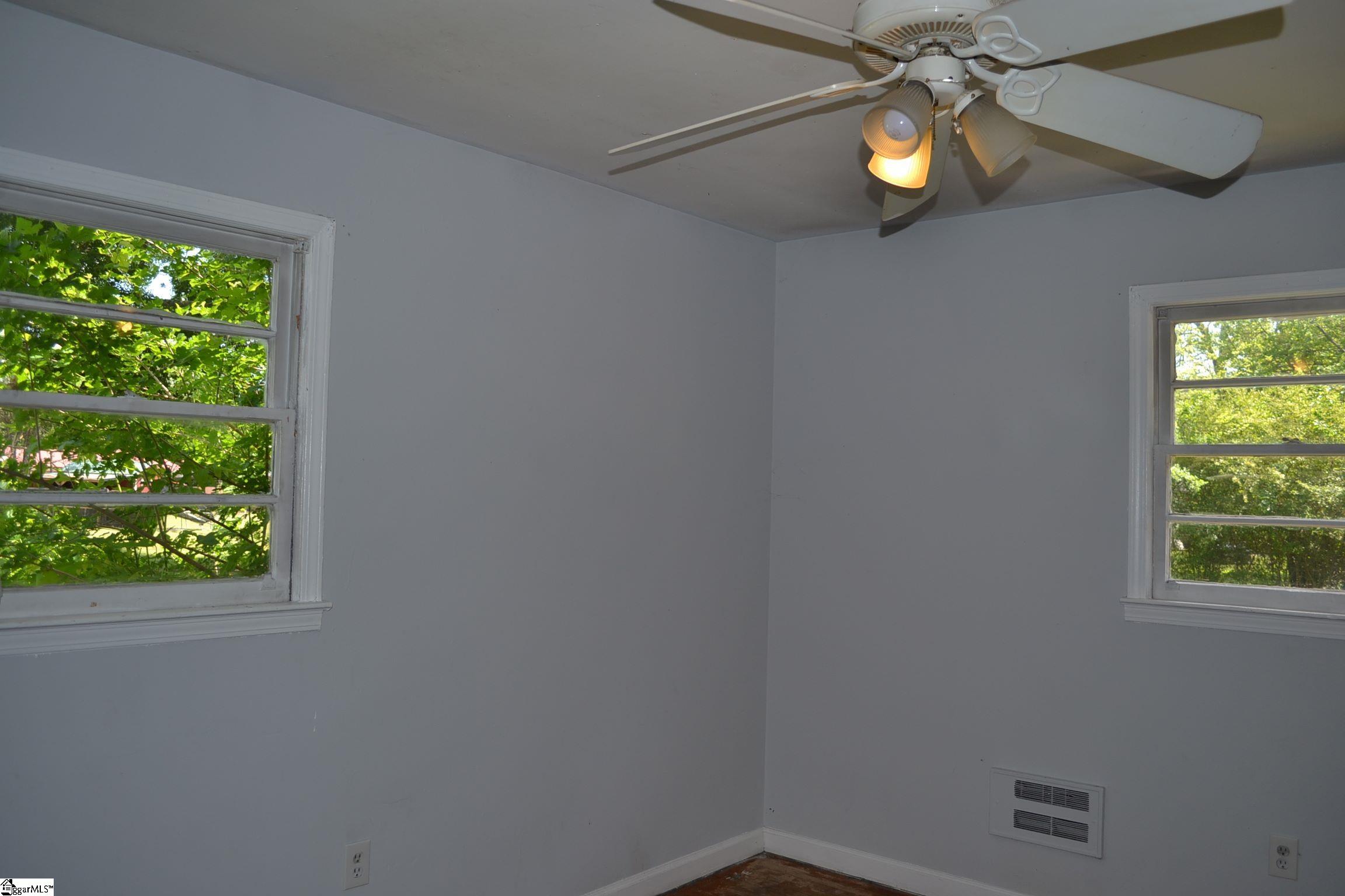 644 Woodvale Road Anderson, SC 29624 - Photo 7 of 19