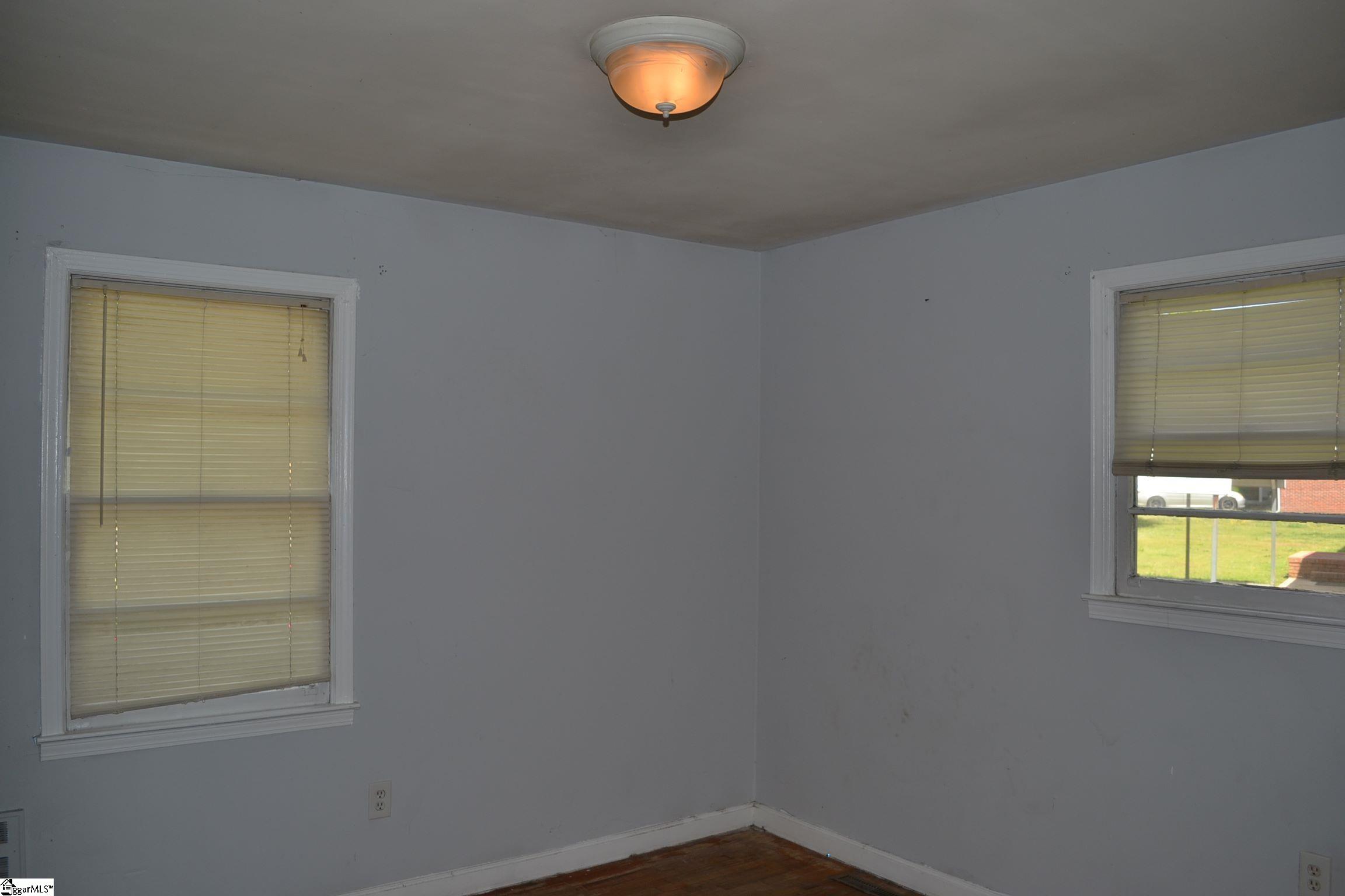 644 Woodvale Road Anderson, SC 29624 - Photo 8 of 19