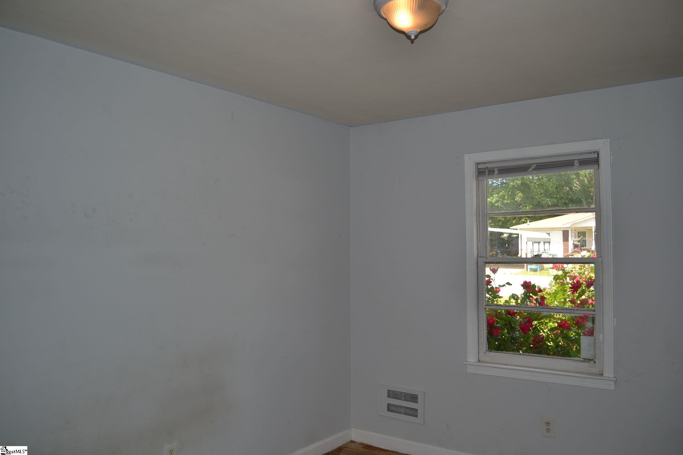 644 Woodvale Road Anderson, SC 29624 - Photo 9 of 19