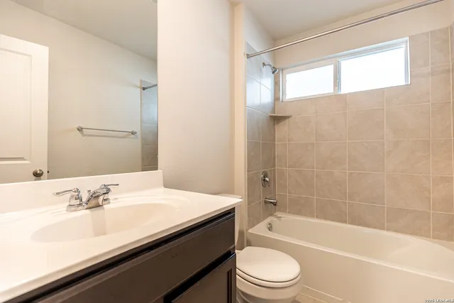 $1,600 | 161 Sage Sparrow, San Antonio, TX 78253