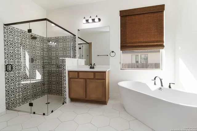 $800,000 | 1482 Lyme Park, Bulverde, TX 78163