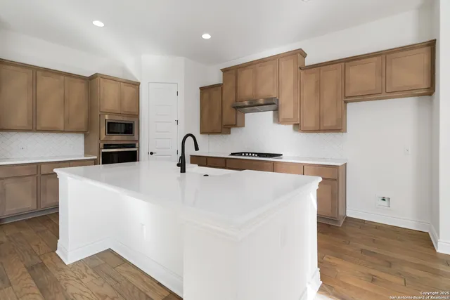 $800,000 | 1482 Lyme Park, Bulverde, TX 78163