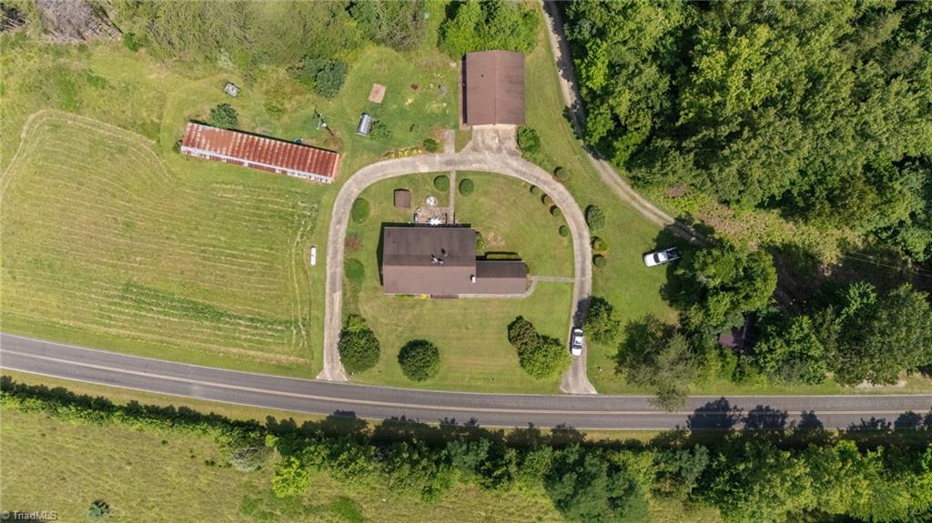 1224 Tom Shelton Road Sandy Ridge, NC 27046 - Photo 14 of 33