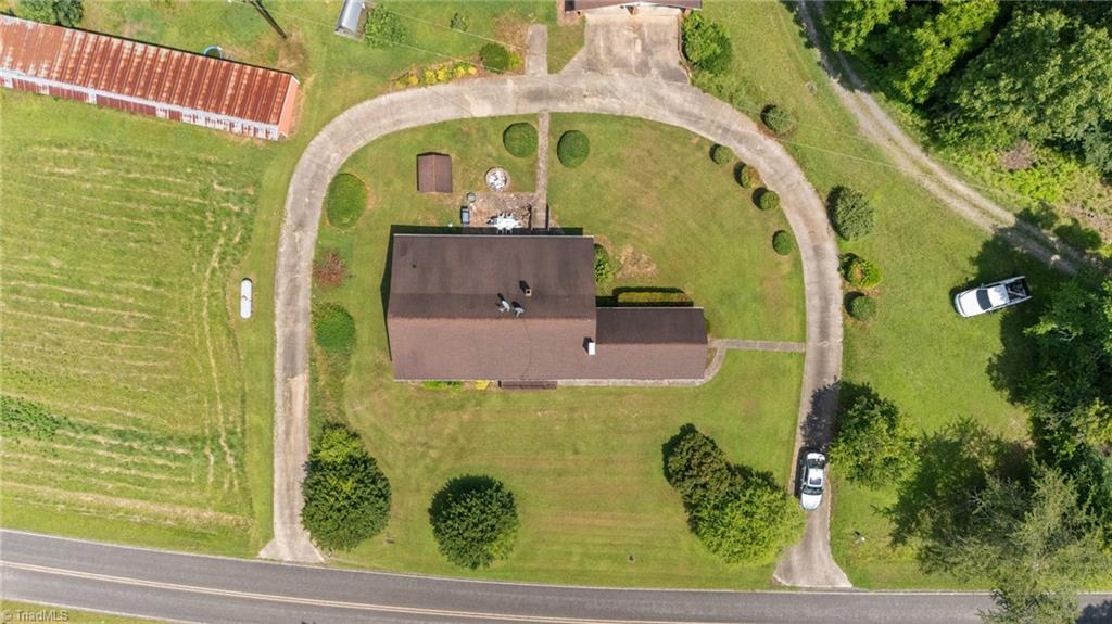 1224 Tom Shelton Road Sandy Ridge, NC 27046 - Photo 15 of 33