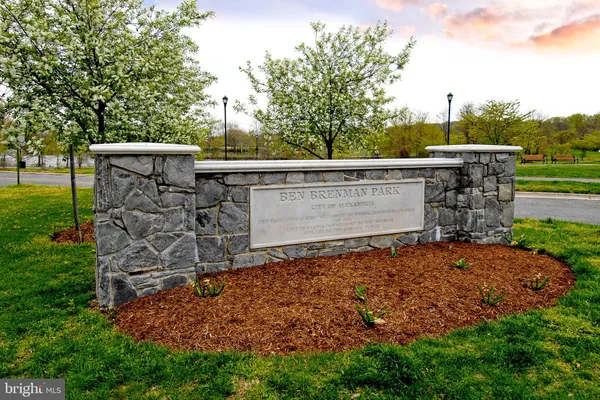 $2,900 | 6135 Edsall Road, Unit I, Alexandria, VA 22304