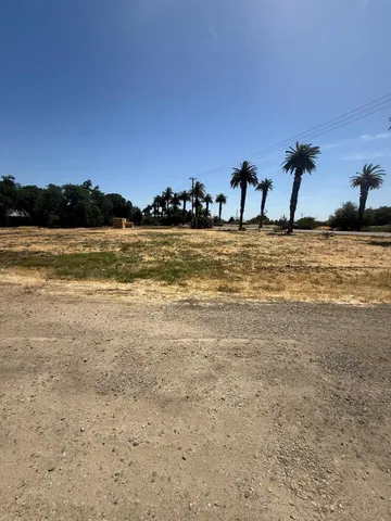 $1,098,888 | 1407 East Las Palmas Avenue, Patterson, CA 95363