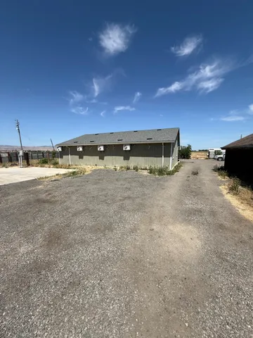 $1,098,888 | 1407 East Las Palmas Avenue, Patterson, CA 95363