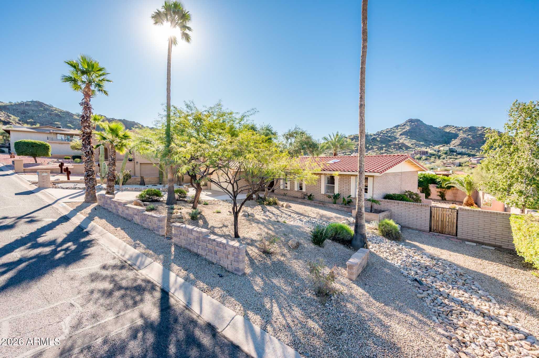 9640 North 18th Street Phoenix, AZ 85020 - Photo 9 of 51 Desert Landscaping