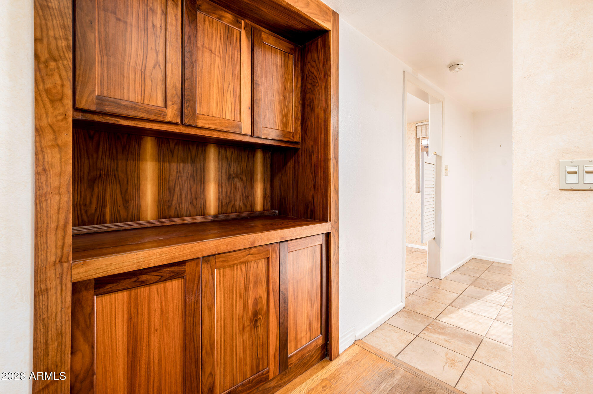 9640 North 18th Street Phoenix, AZ 85020 - Photo 15 of 51 Wood Cabinetry