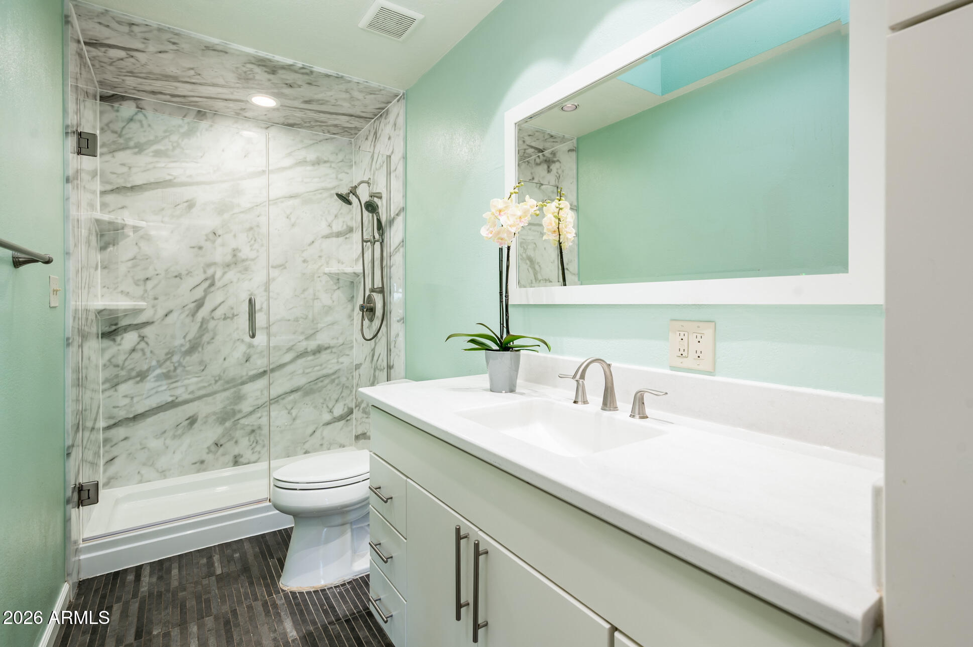 9640 North 18th Street Phoenix, AZ 85020 - Photo 29 of 51 Remodeled Bath 2