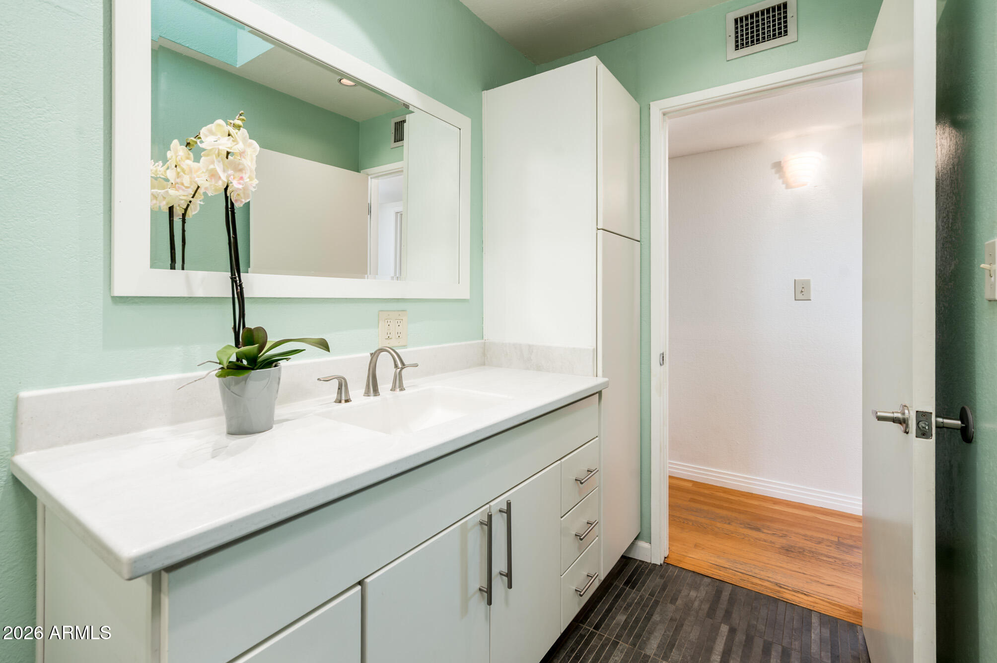 9640 North 18th Street Phoenix, AZ 85020 - Photo 30 of 51 Remodeled Bath 2