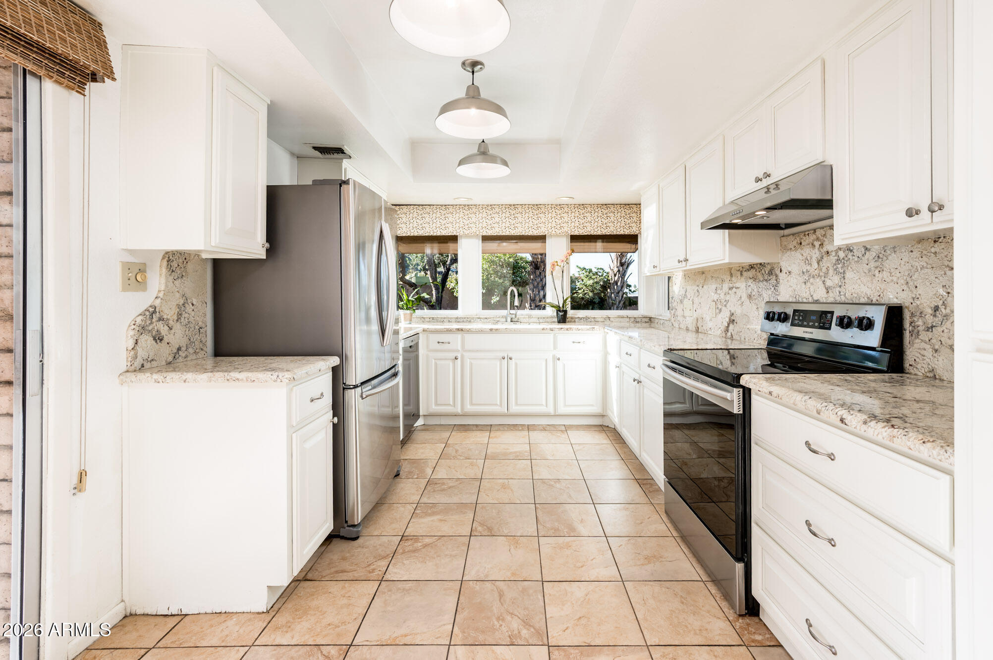 9640 North 18th Street Phoenix, AZ 85020 - Photo 5 of 51 Kitchen