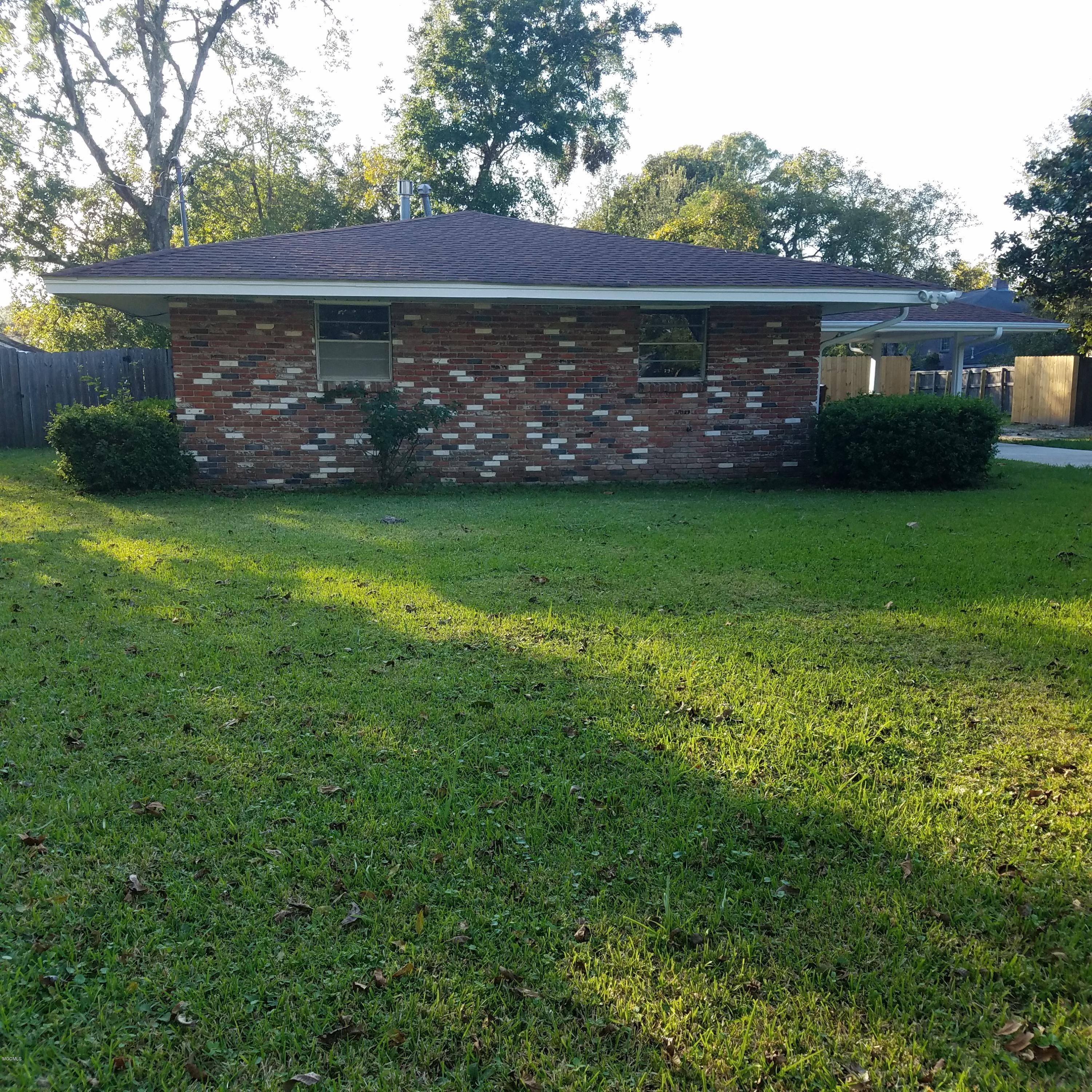 311 Alexander Road Long Beach, MS 39560 - Photo 3 of 28 20171102_164059