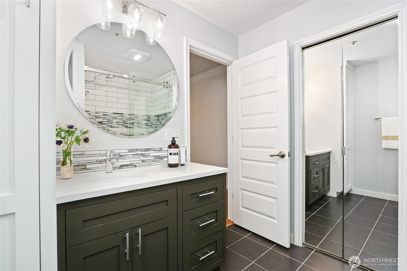 3271 Southwest Avalon Way, Unit 103 Seattle, WA 98126 - Photo 14 of 18 Gallery Image 14