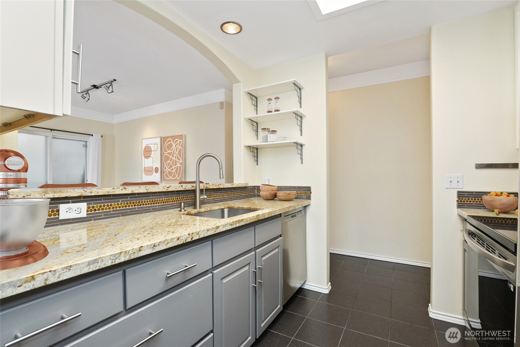 3271 Southwest Avalon Way, Unit 103 Seattle, WA 98126 - Photo 9 of 18 Gallery Image 9