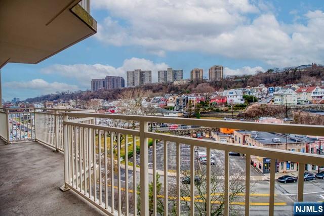 1055 River Road, Unit 803 Edgewater, NJ 07020 - Photo 12 of 24