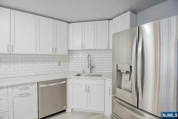 $3,100 | 1055 River Road, Unit 803, Edgewater, NJ 07020