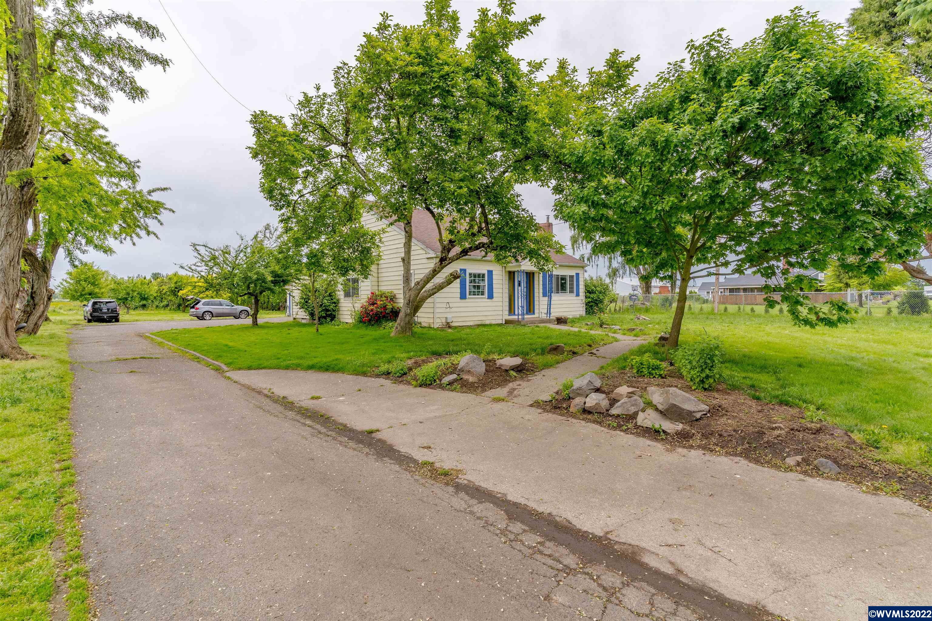 8255 Portland Road Northeast Salem, OR 97305 - Photo 1 of 34 Gallery Image 1