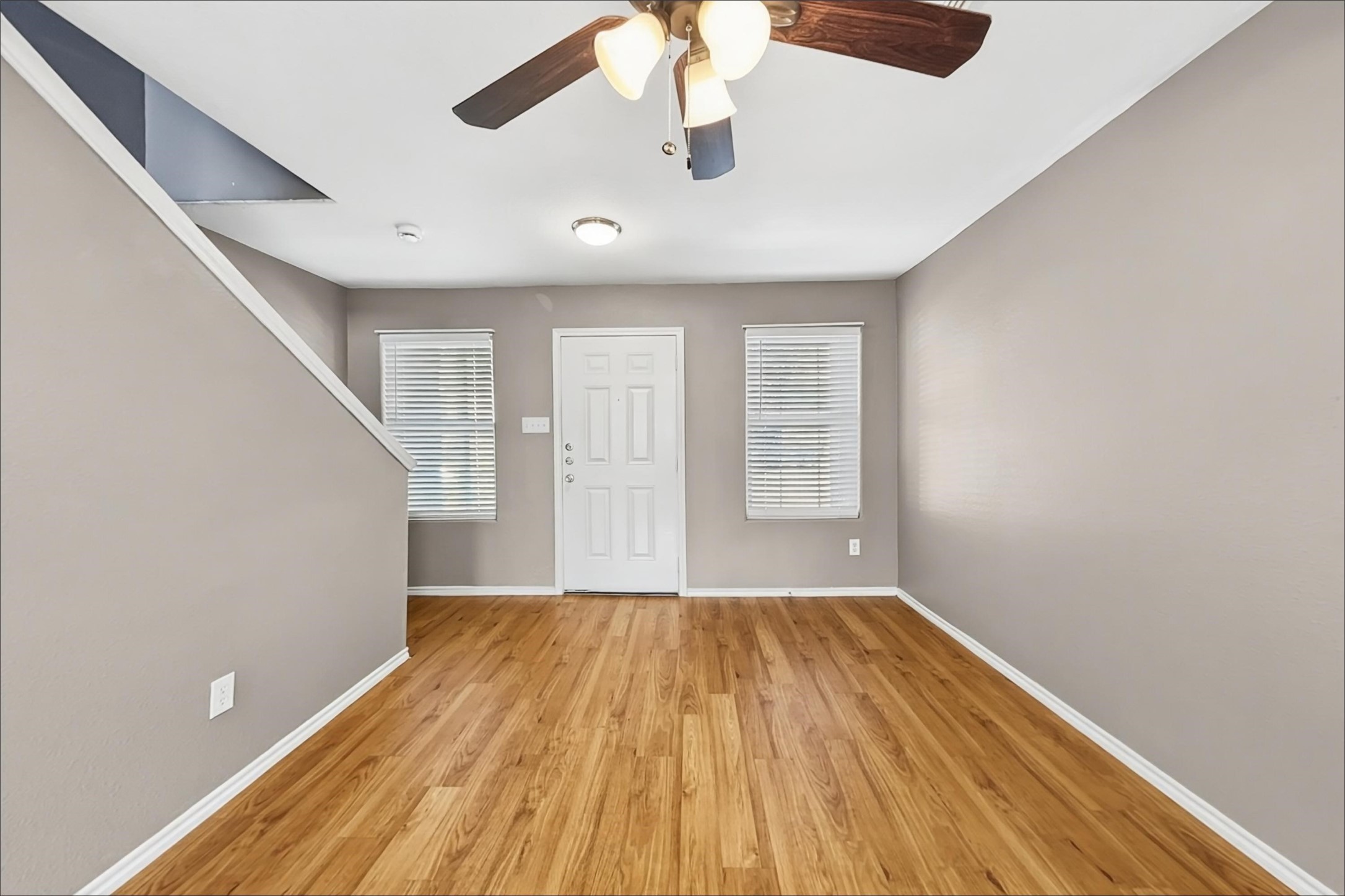 504 Leaf Cluster Court East Conroe, TX 77301 - Photo 6 of 16