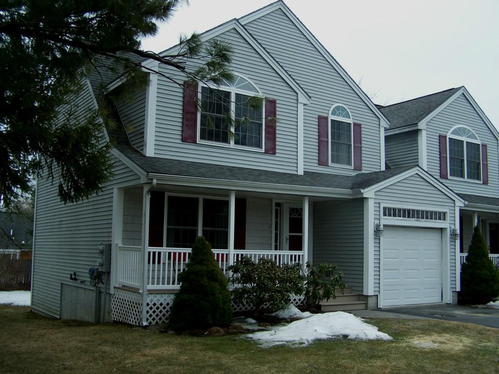 61 Ocean Park Road, Unit 1 Saco, ME 04072 - Photo 2 of 18 Spacious end unit with full basement...