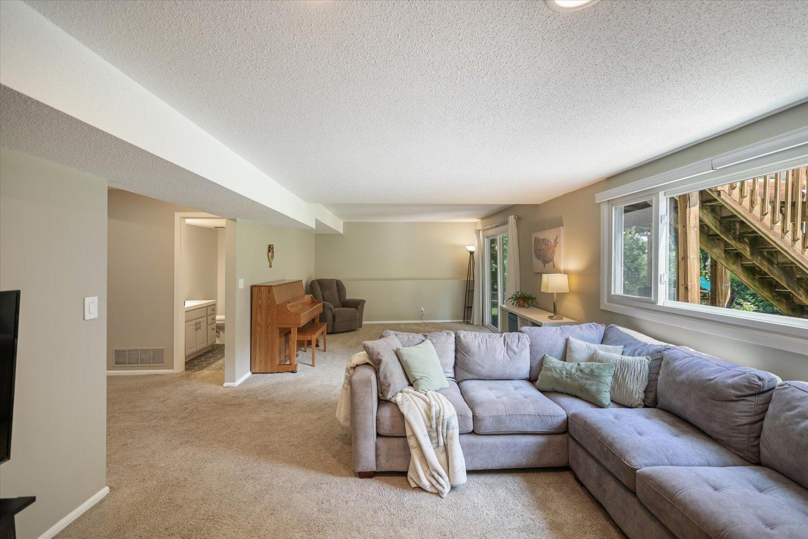 8944 Darnel Road Eden Prairie, MN 55347 - Photo 29 of 53 Gallery Image 29