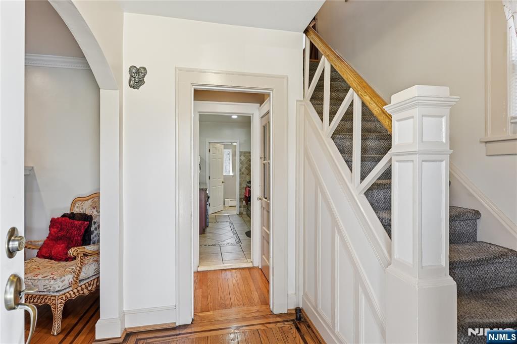 528 Wyndham Road Teaneck, NJ 07666 - Photo 16 of 37