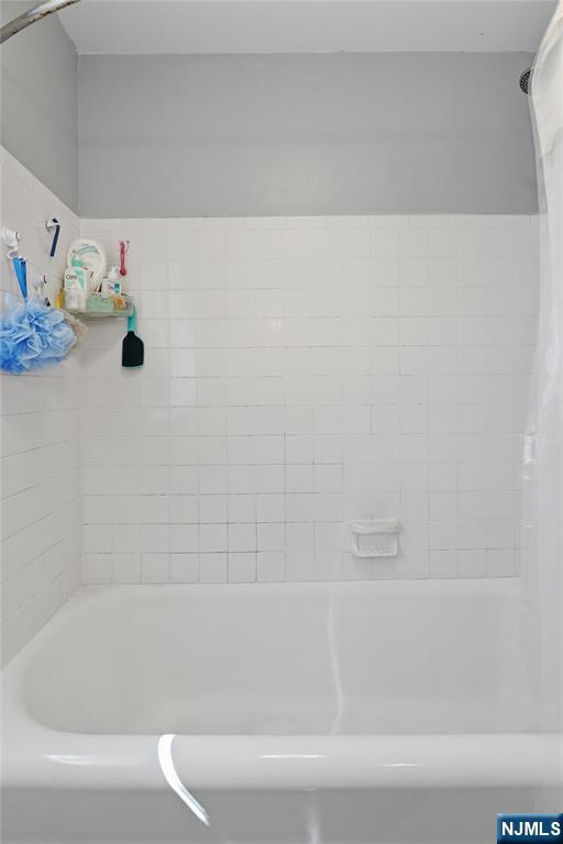 528 Wyndham Road Teaneck, NJ 07666 - Photo 26 of 37