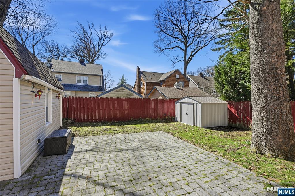 528 Wyndham Road Teaneck, NJ 07666 - Photo 33 of 37