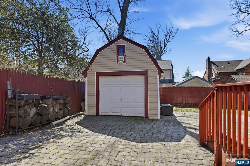 528 Wyndham Road Teaneck, NJ 07666 - Photo 35 of 37