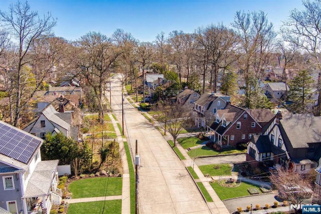 528 Wyndham Road Teaneck, NJ 07666 - Photo 37 of 37