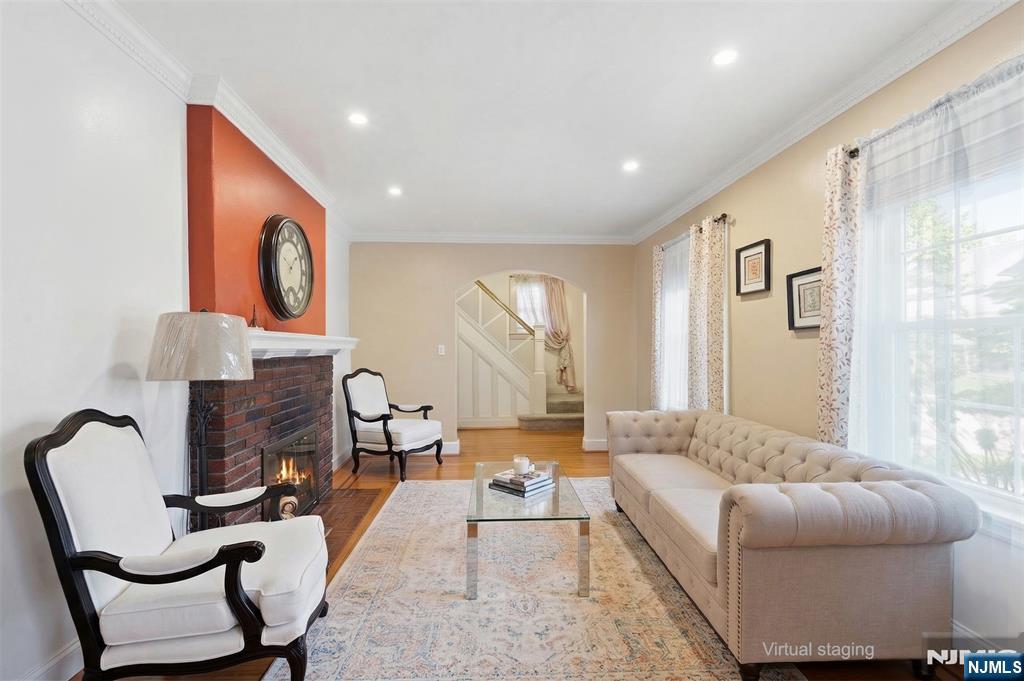 528 Wyndham Road Teaneck, NJ 07666 - Photo 9 of 37