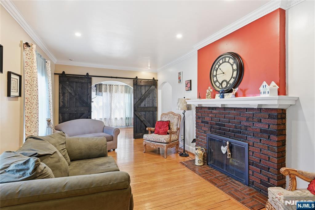 528 Wyndham Road Teaneck, NJ 07666 - Photo 10 of 37