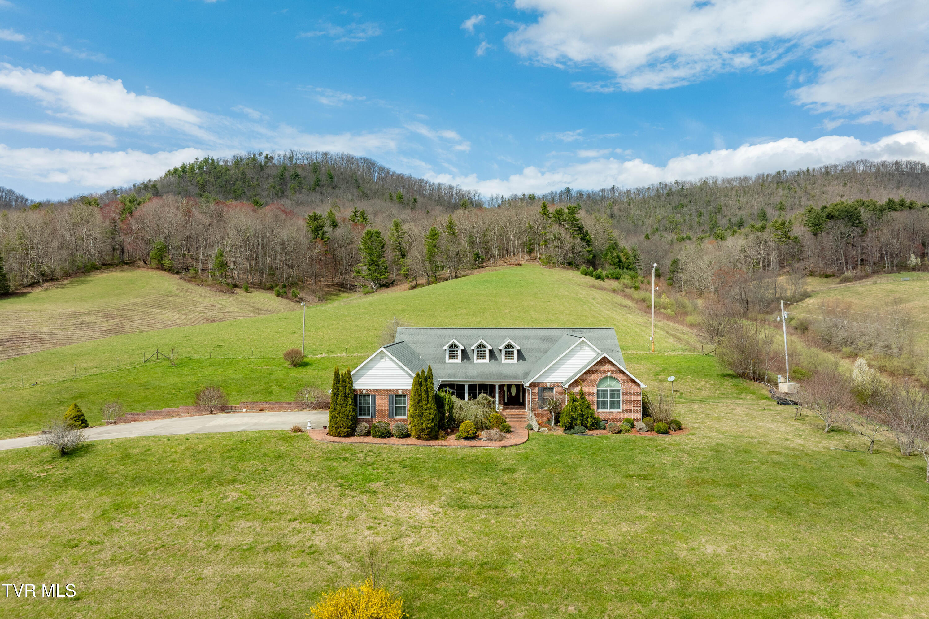 3972 Big Dry Run Road Mountain City, TN 37683 - Photo 8 of 66 3972 Big Dry Run Road (24 of 91)